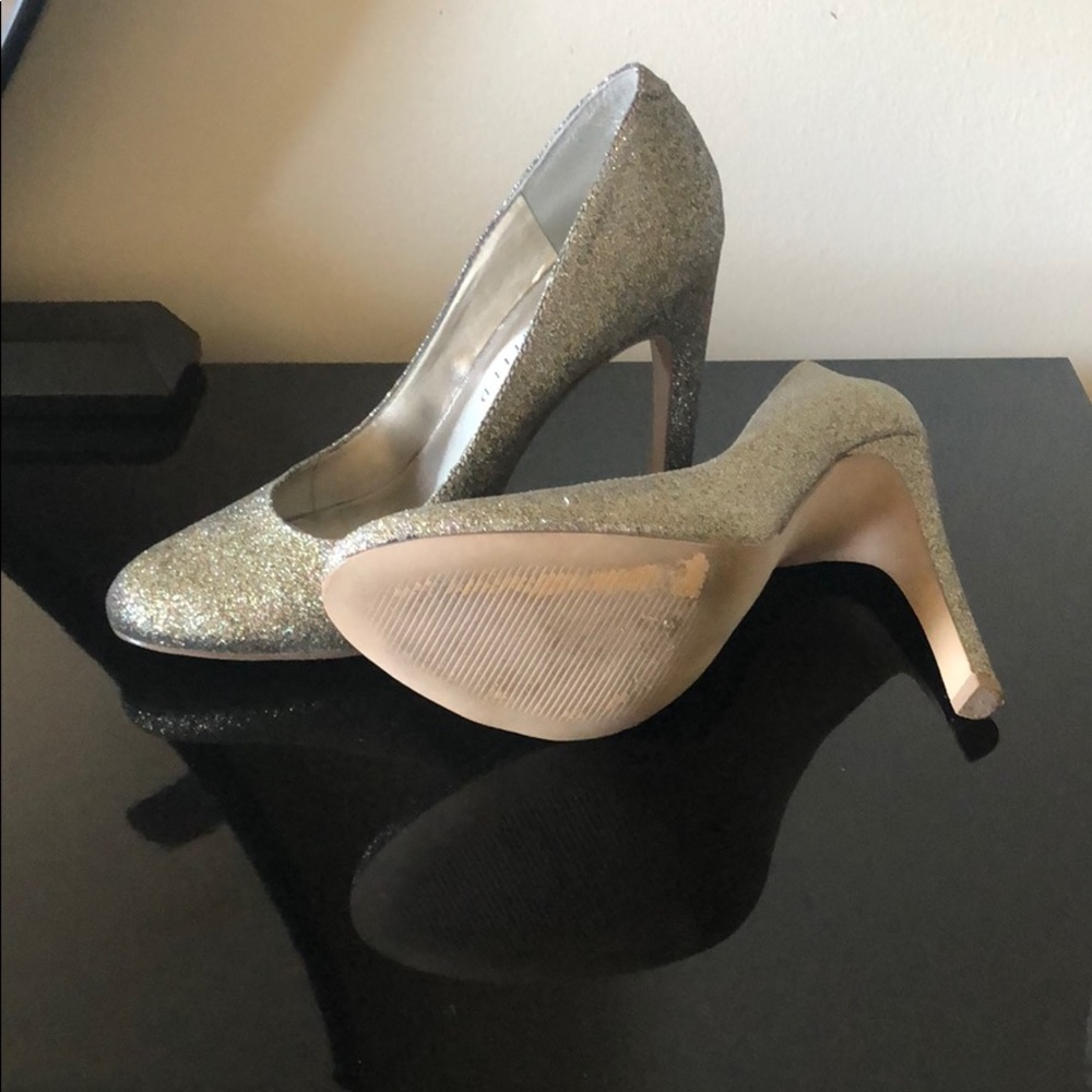Silver pumps - Picture 2 of 3